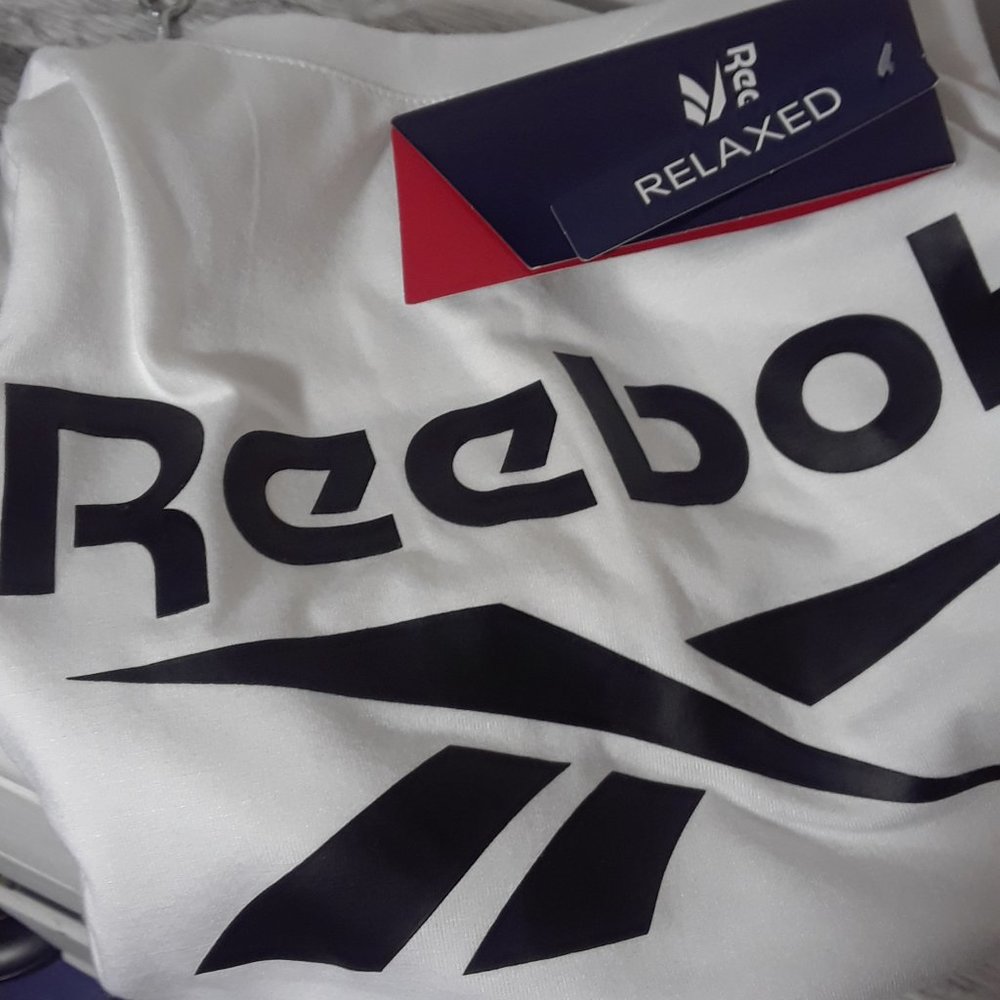 ❌SOLD❌NWT Reebok Muscle Top - Picture 3 of 9